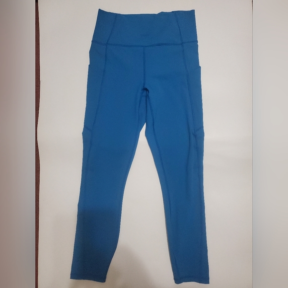 Fabletics Oasis High Waisted 7/8 Legging - Picture 4 of 7